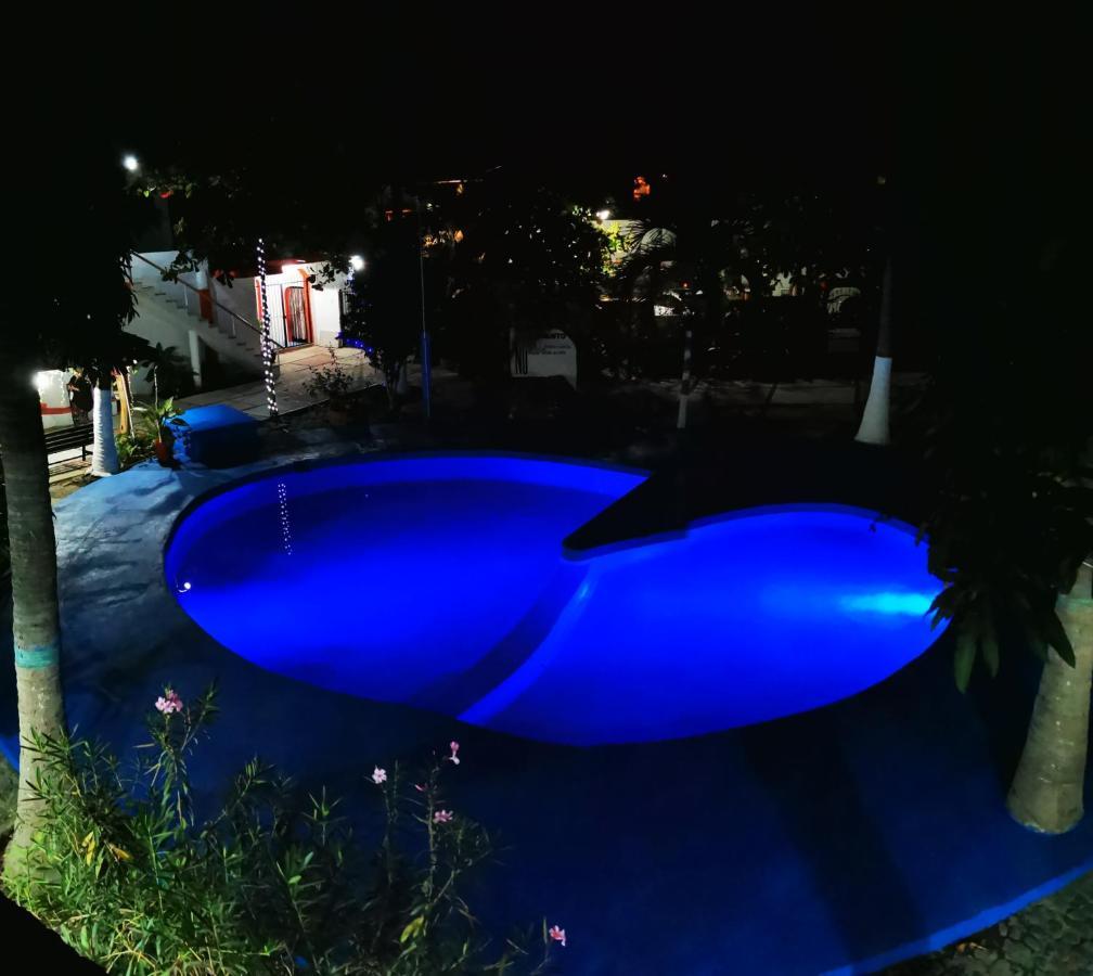 Hotel Oasis Melaque ซาน พาทริชิโอ เมลาเก ภายนอก รูปภาพ
