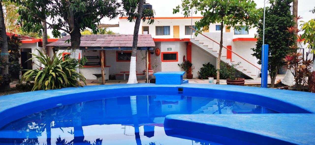Hotel Oasis Melaque ซาน พาทริชิโอ เมลาเก ภายนอก รูปภาพ