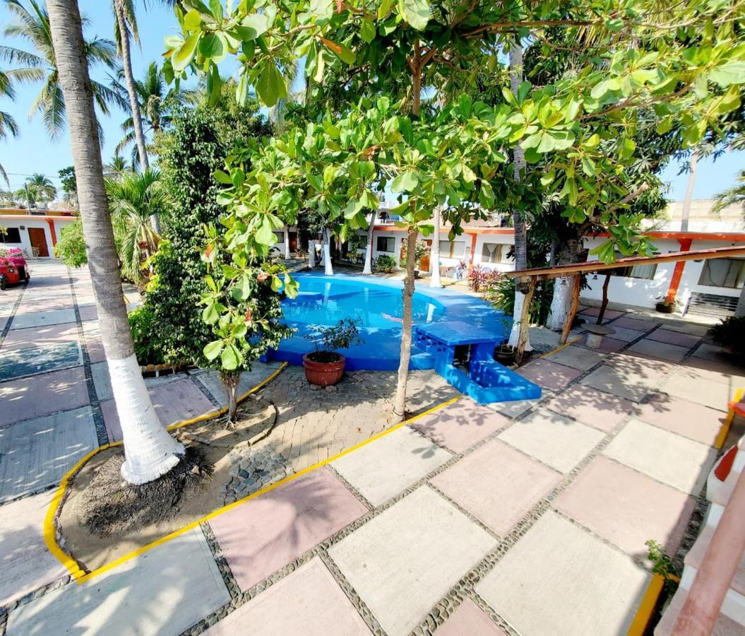 Hotel Oasis Melaque ซาน พาทริชิโอ เมลาเก ภายนอก รูปภาพ